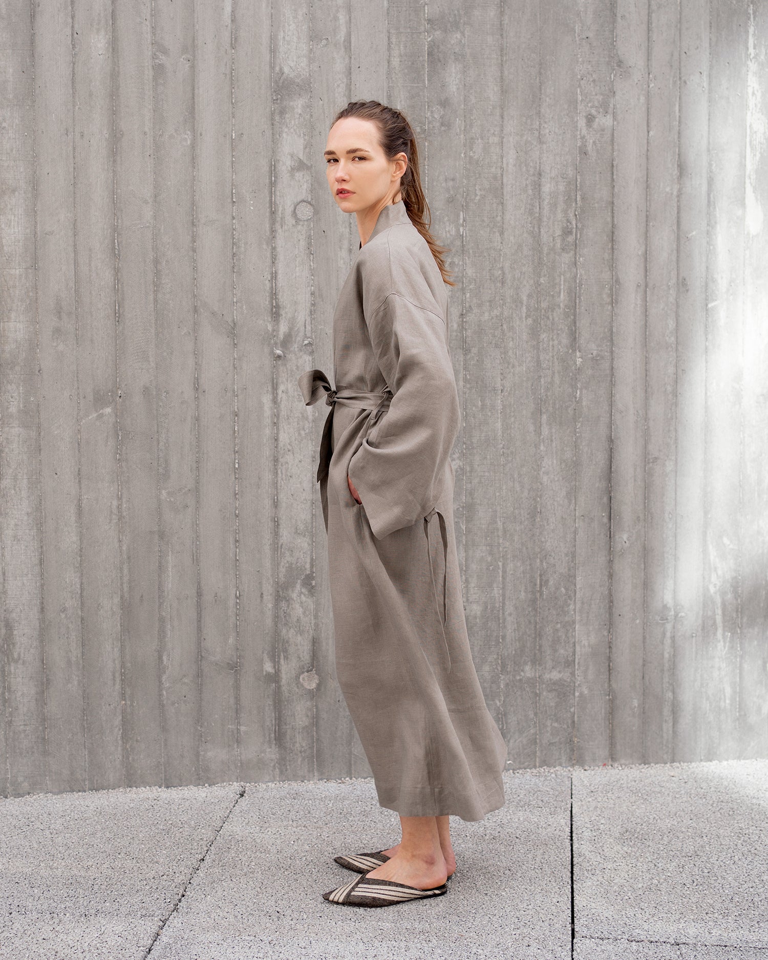 Aiko Linen Robe – KOTA